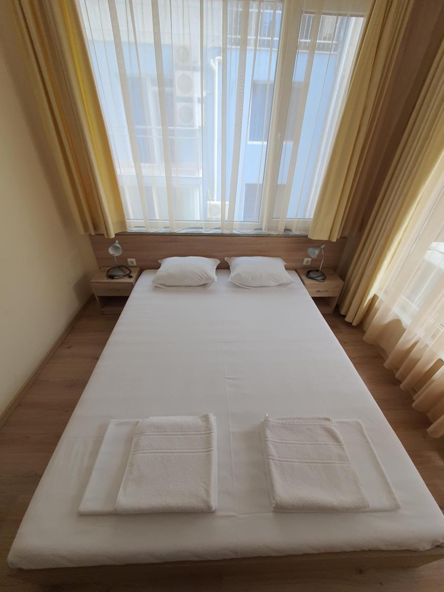 Таня 10 Apartment Pomorie Exterior foto