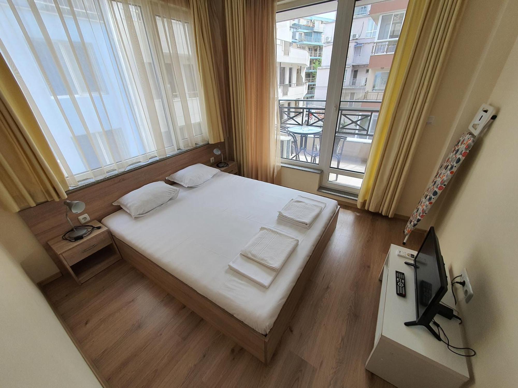 Таня 10 Apartment Pomorie Exterior foto