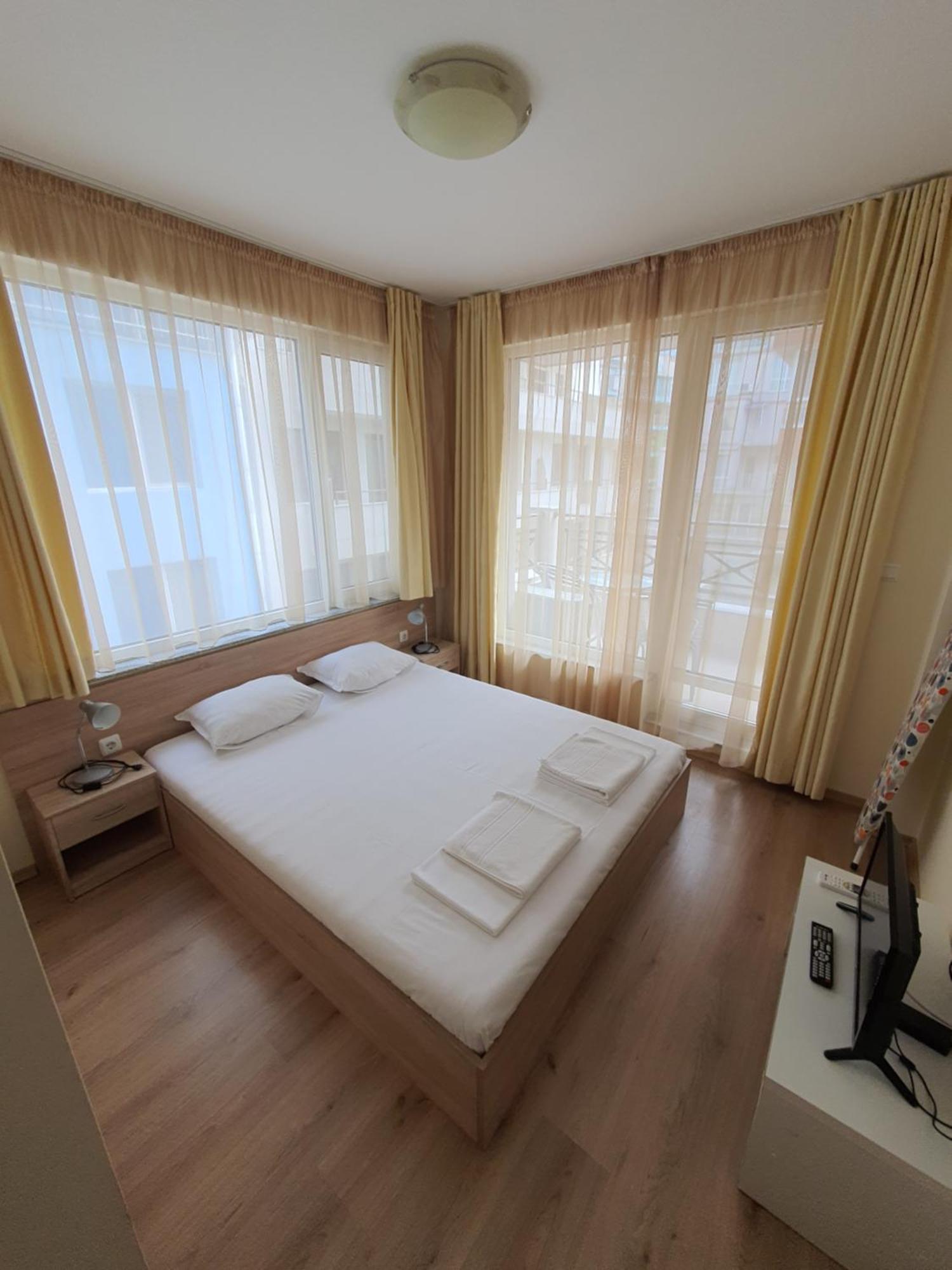 Таня 10 Apartment Pomorie Exterior foto