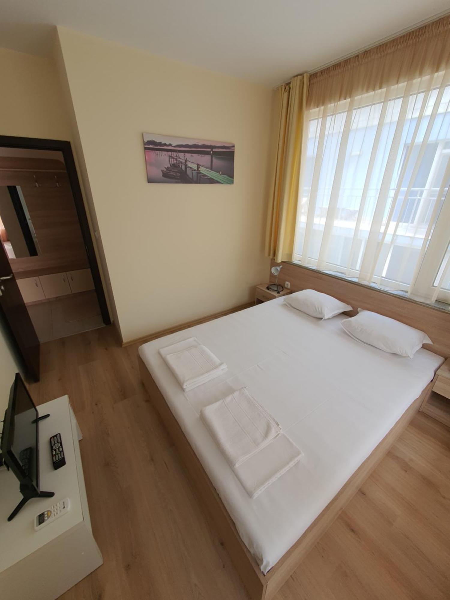 Таня 10 Apartment Pomorie Exterior foto